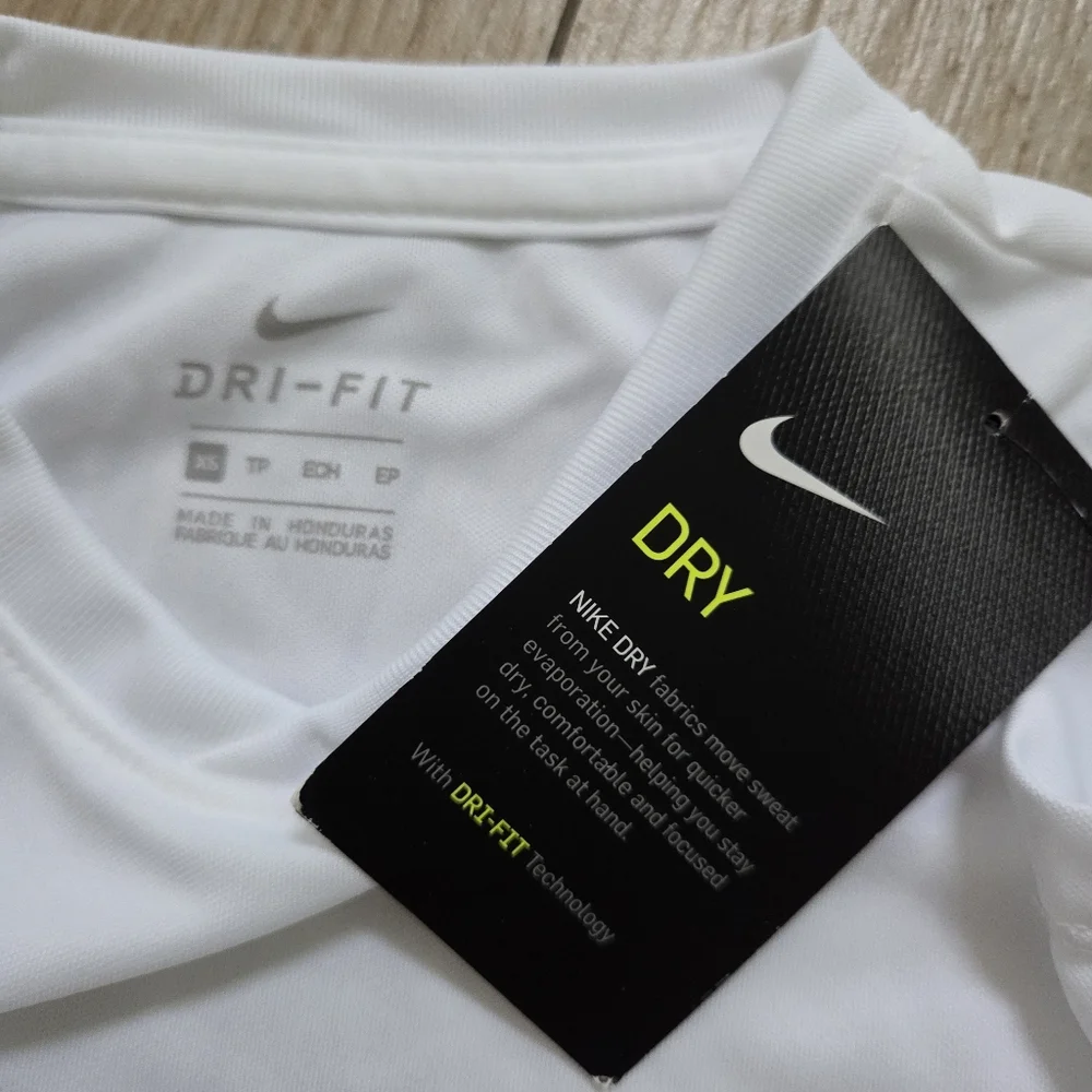 Nike White Dri-FIT Shirt Size XS